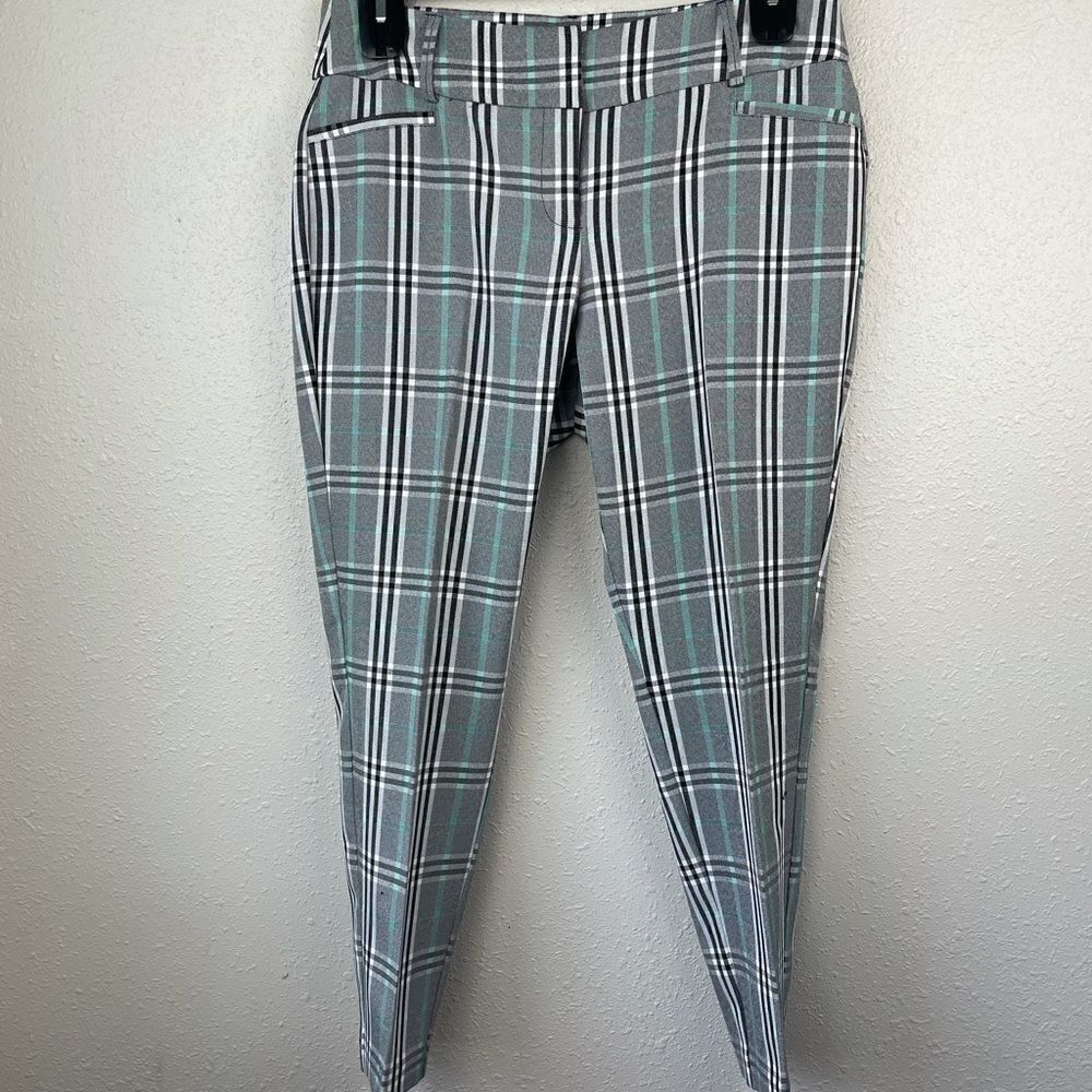Flirtatious Stripped Cropped Pants Size 11 EUC